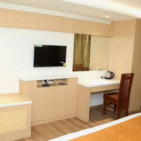 Hotel Radiance 바레일리 외부 사진