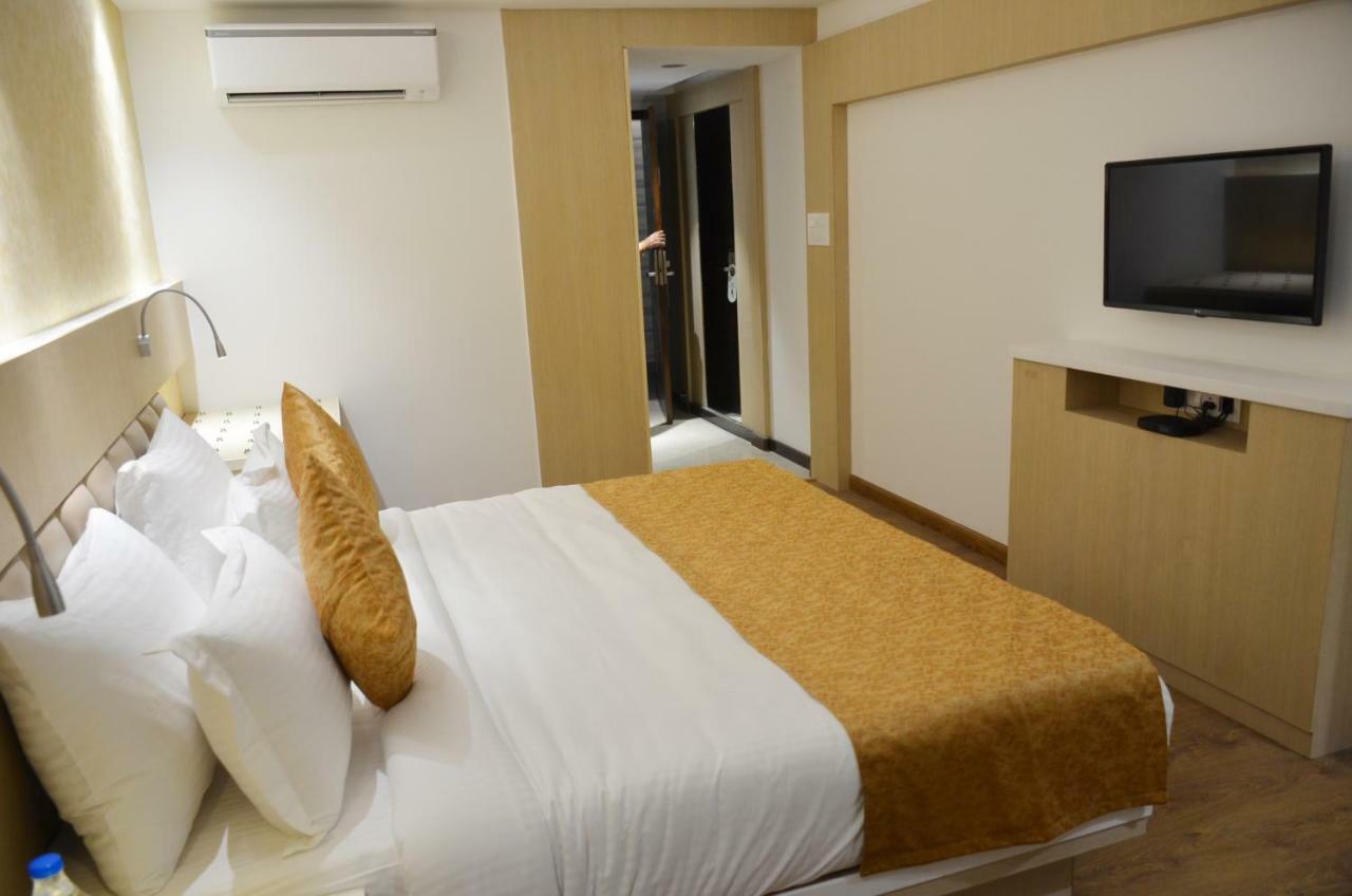 Hotel Radiance 바레일리 외부 사진