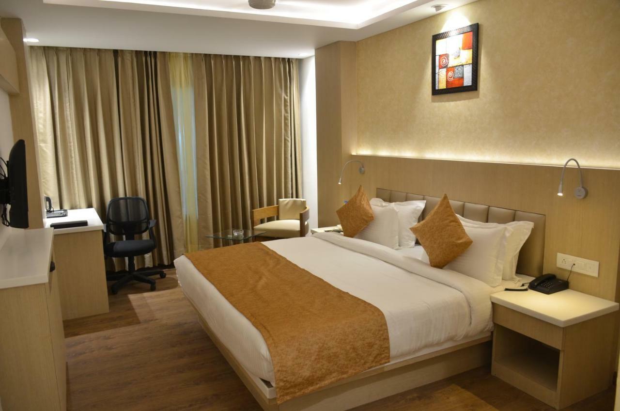 Hotel Radiance 바레일리 외부 사진